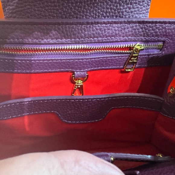 Louis Vuitton style Plum Capucine Crossbody Bag in leather with dust bag - Picture 4 of 8